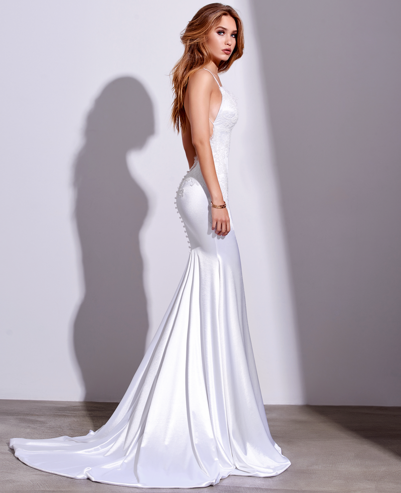SAMPLE SALE: NUDE SATIN QIPAO DATE. USA 4